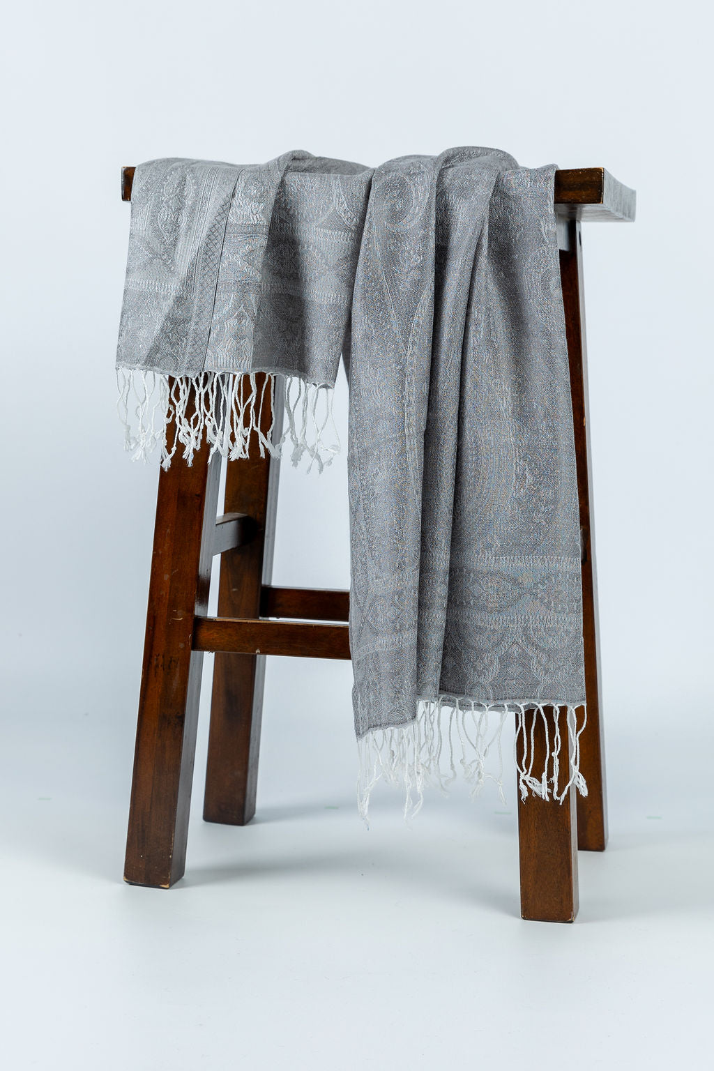 Timeless Elegance: Wool-Silk Blend Scarf in Grey - Attires