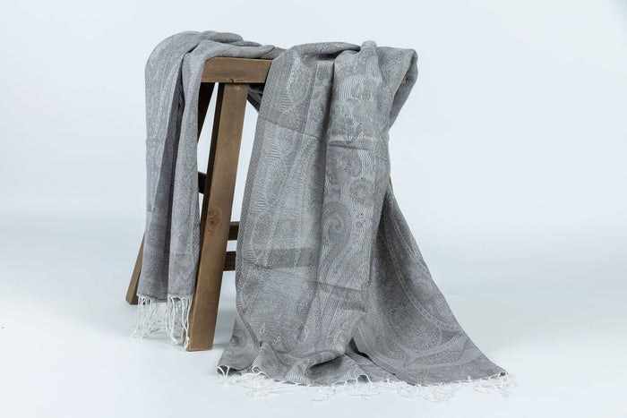 Timeless Elegance: Wool-Silk Blend Scarf in Grey - Attires