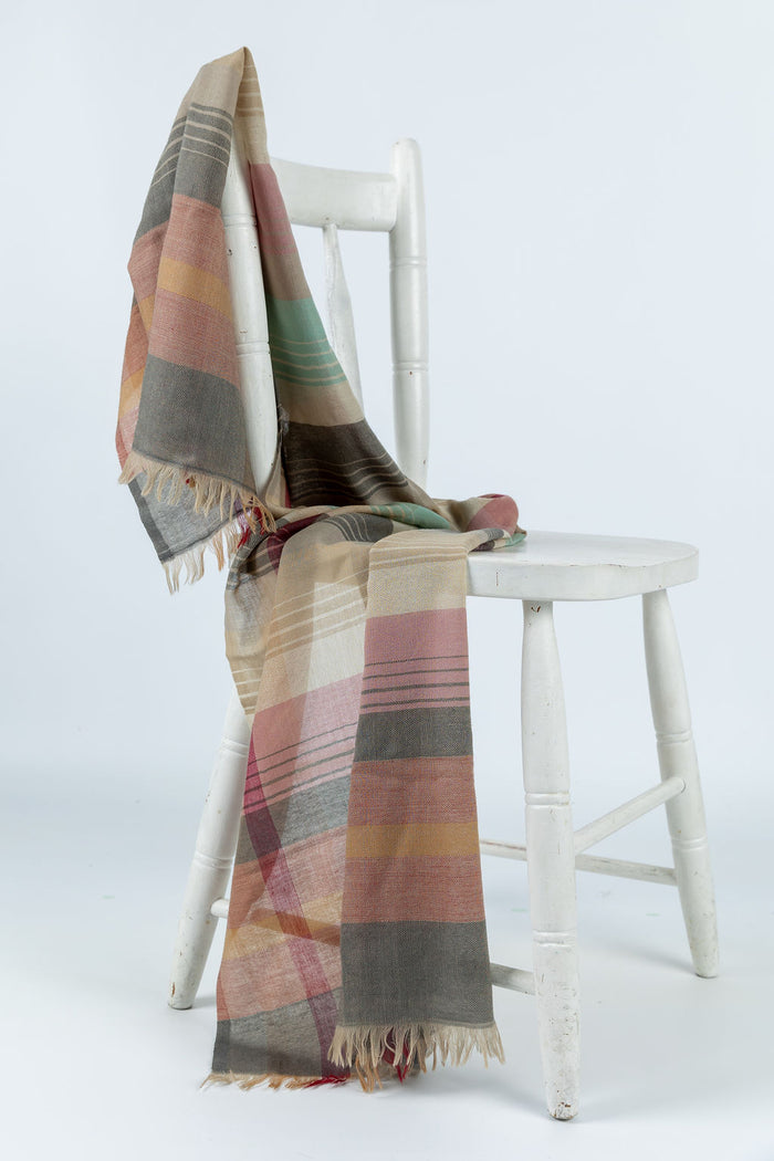 Royal Woollen Elegance: Luxe Scarves in Earth colours - Attires