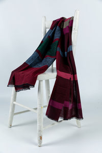 Royal Woollen Elegance: Luxe Scarves in Red and Blue - Attires