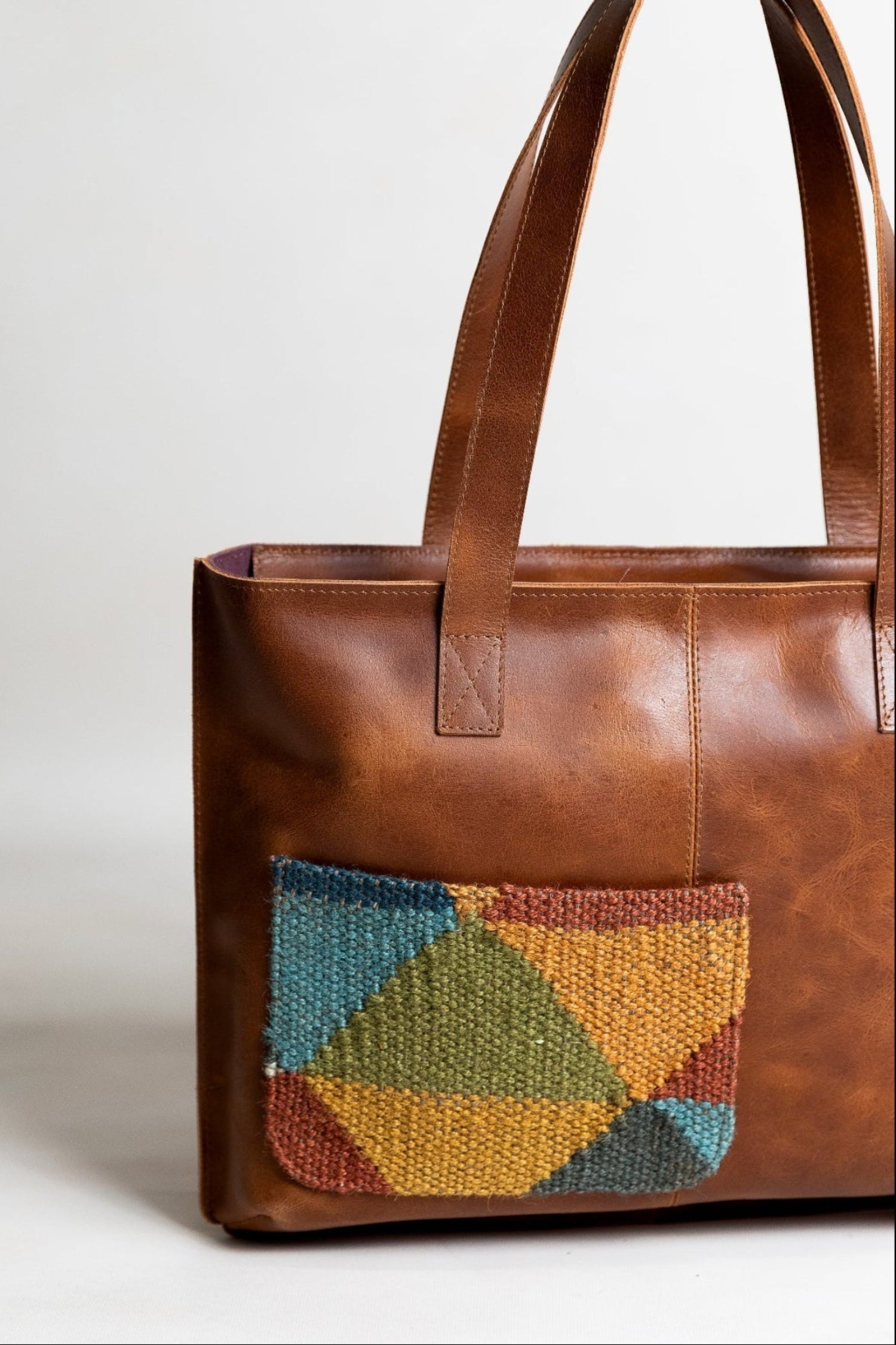 Liora - Leather hand bag with strap - Ellora