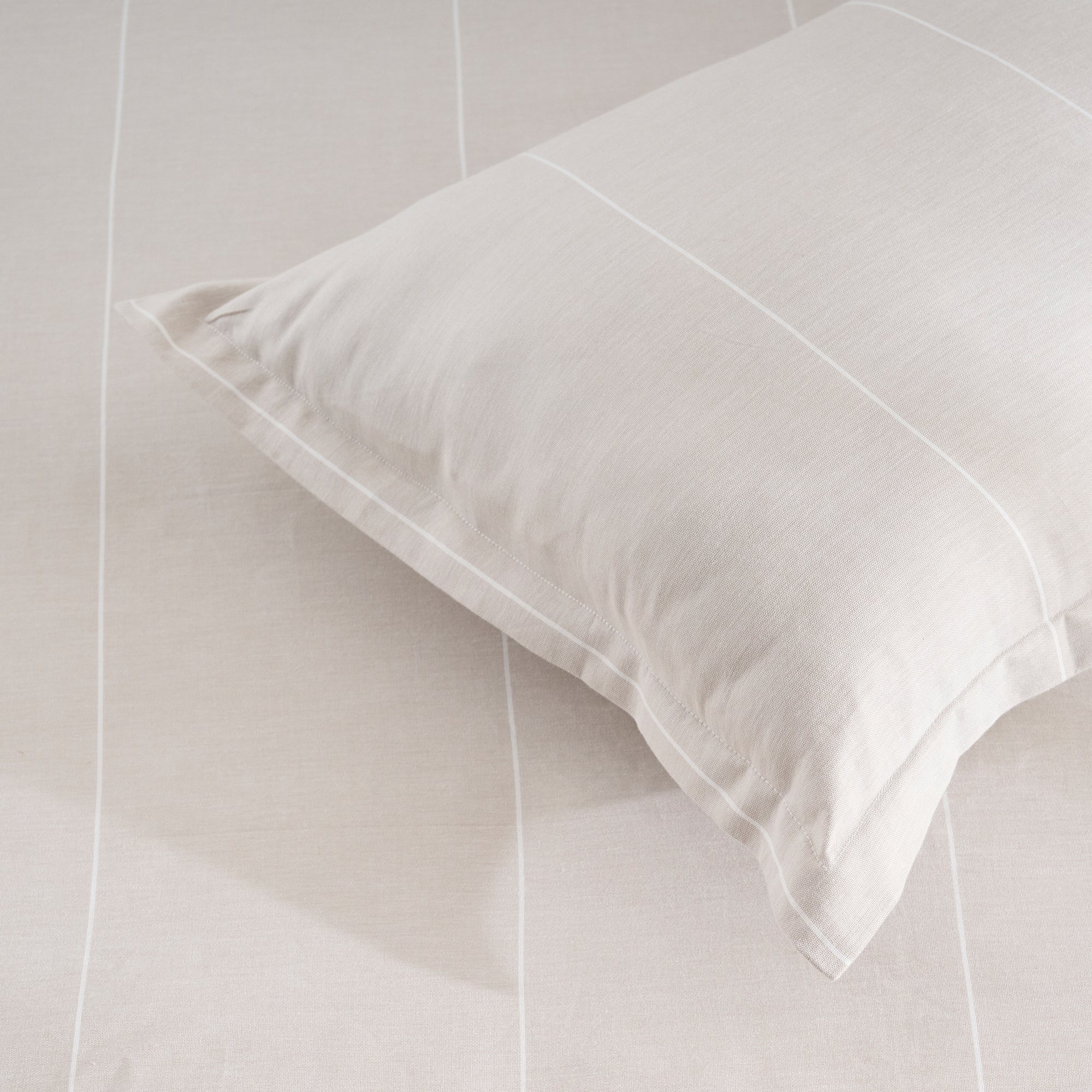 Platinum Pearl - GOTS Certified Bed set (Duvet Cover, Flat sheet, Pillow case and Pillow Sham)