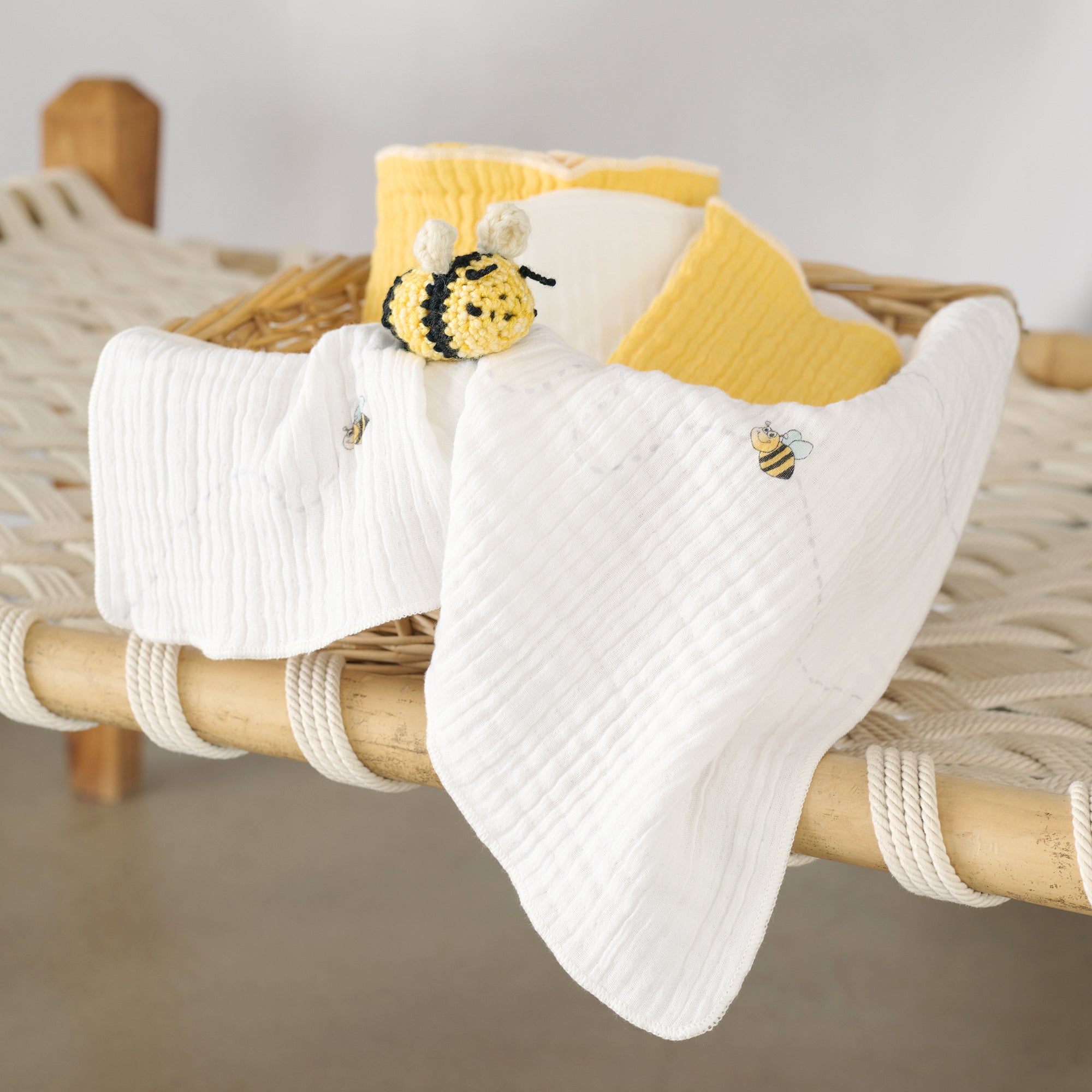 Bee-Loved Baby bath towel - set of 2 - Attires